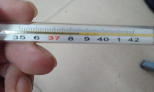宝宝身上长痱子用什么方法最有效-宝宝身上起小紫点网 :分享宝宝身上起风团疹怎么办-宝宝身上起小水泡的疙瘩知识
